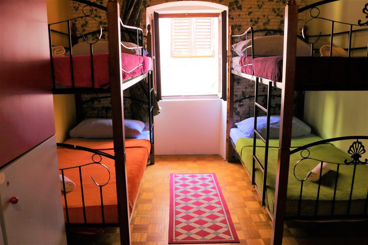 Hostel Alma 2 Poreč Eksteriør bilde